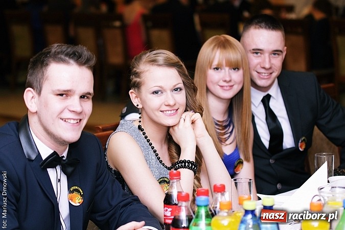 Zdjęcie w galerii na portalu naszraciborz.pl: Maturzyści z raciborskiej Budowlanki bawią się w Anielskim Młynie w Pogrzebieniu wiadomości z regionu