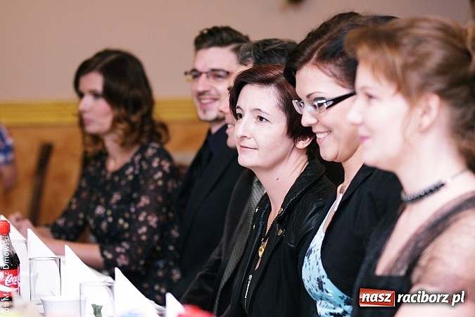 Zdjęcie w galerii na portalu naszraciborz.pl: Maturzyści z raciborskiej Budowlanki bawią się w Anielskim Młynie w Pogrzebieniu wiadomości z regionu