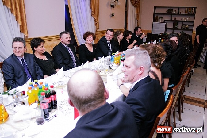 Zdjęcie w galerii na portalu naszraciborz.pl: Maturzyści z raciborskiej Budowlanki bawią się w Anielskim Młynie w Pogrzebieniu wiadomości z regionu