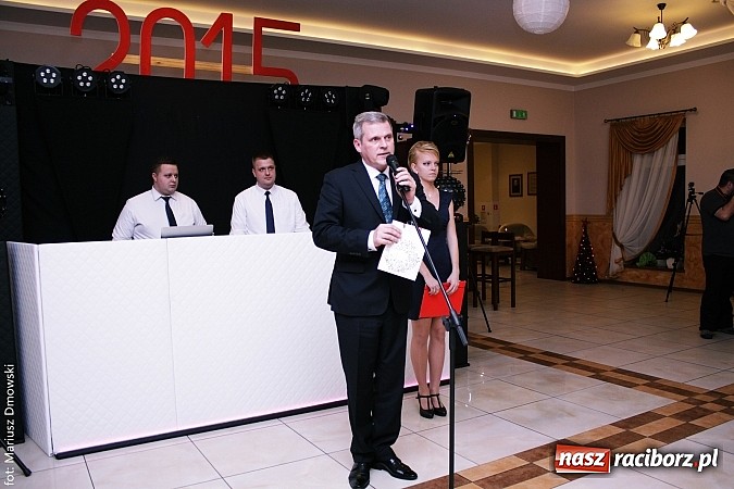 Zdjęcie w galerii na portalu naszraciborz.pl: Maturzyści z raciborskiej Budowlanki bawią się w Anielskim Młynie w Pogrzebieniu wiadomości z regionu