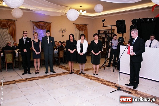 Zdjęcie w galerii na portalu naszraciborz.pl: Maturzyści z raciborskiej Budowlanki bawią się w Anielskim Młynie w Pogrzebieniu wiadomości z regionu