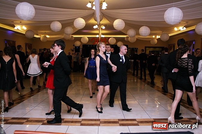 Zdjęcie w galerii na portalu naszraciborz.pl: Maturzyści z raciborskiej Budowlanki bawią się w Anielskim Młynie w Pogrzebieniu wiadomości z regionu