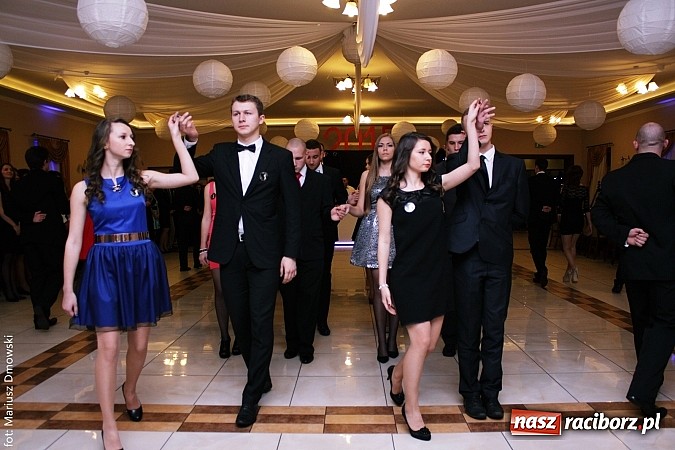 Zdjęcie w galerii na portalu naszraciborz.pl: Maturzyści z raciborskiej Budowlanki bawią się w Anielskim Młynie w Pogrzebieniu wiadomości z regionu