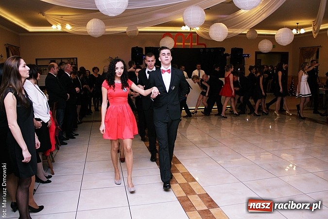 Zdjęcie w galerii na portalu naszraciborz.pl: Maturzyści z raciborskiej Budowlanki bawią się w Anielskim Młynie w Pogrzebieniu wiadomości z regionu