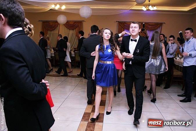 Zdjęcie w galerii na portalu naszraciborz.pl: Maturzyści z raciborskiej Budowlanki bawią się w Anielskim Młynie w Pogrzebieniu wiadomości z regionu