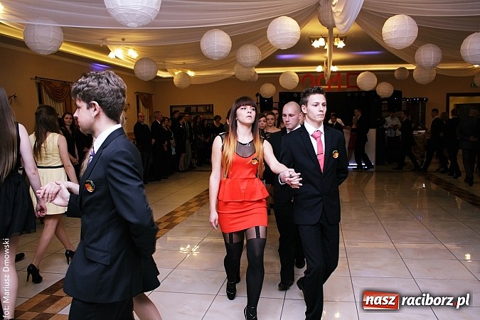 Zdjęcie w galerii na portalu naszraciborz.pl: Maturzyści z raciborskiej Budowlanki bawią się w Anielskim Młynie w Pogrzebieniu wiadomości z regionu