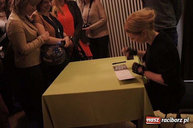 Zdjęcie w galerii na portalu naszraciborz.pl: Magiczna Anna Maria Jopek wystąpiła w RCK wiadomości z regionu