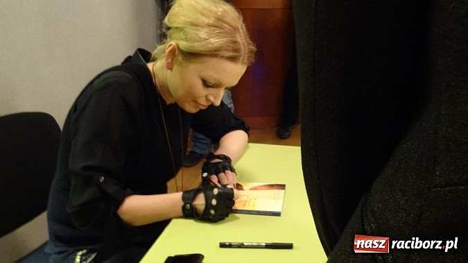 Zdjęcie w galerii na portalu naszraciborz.pl: Magiczna Anna Maria Jopek wystąpiła w RCK wiadomości z regionu