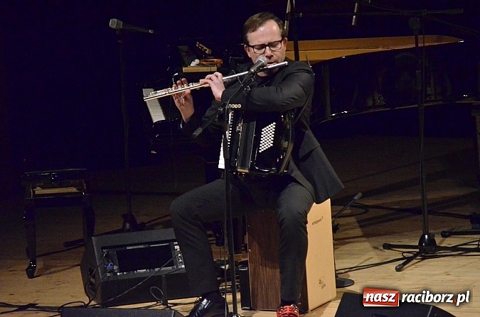 Zdjęcie w galerii na portalu naszraciborz.pl: Magiczna Anna Maria Jopek wystąpiła w RCK wiadomości z regionu