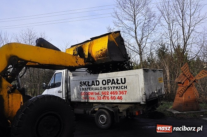 Zdjęcie w galerii na portalu naszraciborz.pl:  Zamienili złom w czarne złoto wiadomości z regionu