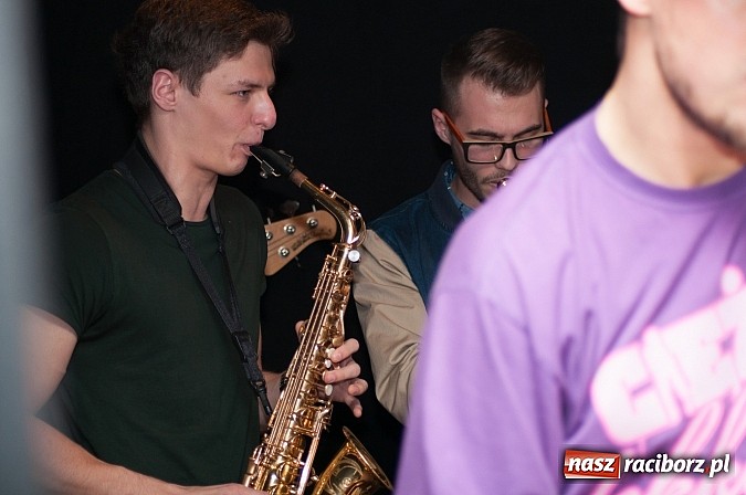 Zdjęcie w galerii na portalu naszraciborz.pl: PomaU na Końcu Świata – hip-hopowo i jazzowo, i wcale nie tak znów pomału wiadomości z regionu