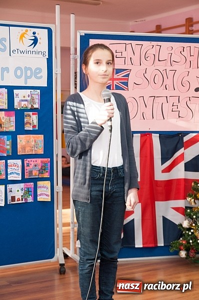 Zdjęcie w galerii na portalu naszraciborz.pl: Świąteczne piosenki w językach coraz mniej obcych w SP 18 wiadomości z regionu