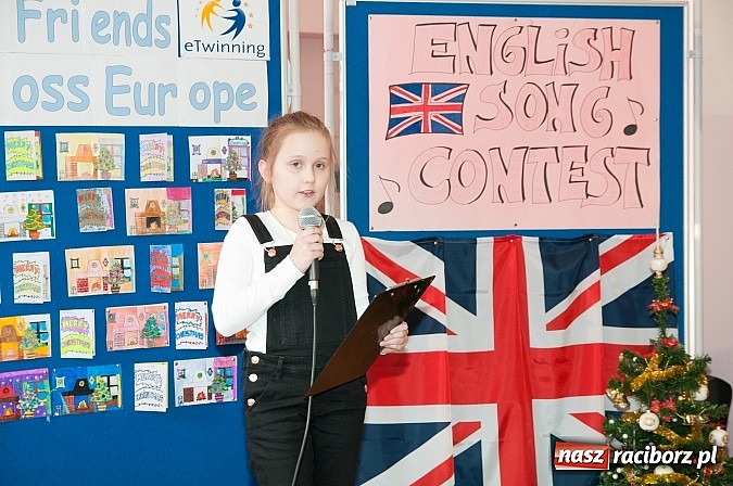 Zdjęcie w galerii na portalu naszraciborz.pl: Świąteczne piosenki w językach coraz mniej obcych w SP 18 wiadomości z regionu