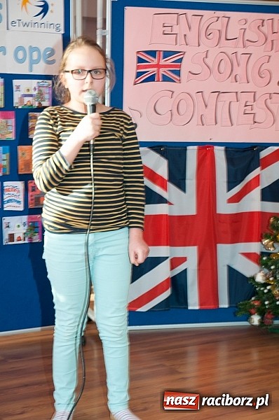 Zdjęcie w galerii na portalu naszraciborz.pl: Świąteczne piosenki w językach coraz mniej obcych w SP 18 wiadomości z regionu