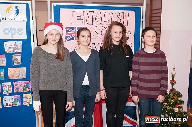 Zdjęcie w galerii na portalu naszraciborz.pl: Świąteczne piosenki w językach coraz mniej obcych w SP 18 wiadomości z regionu