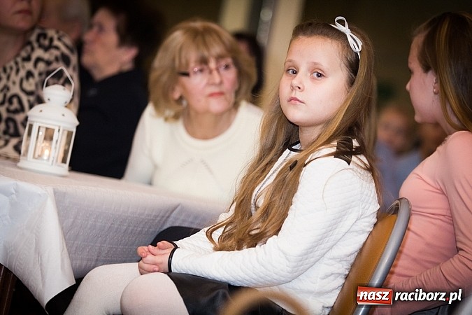 Zdjęcie w galerii na portalu naszraciborz.pl: Wsp&oacute;lne kolędowanie w Krzanowicach wiadomości z regionu