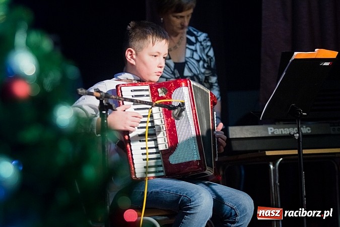 Zdjęcie w galerii na portalu naszraciborz.pl: Wsp&oacute;lne kolędowanie w Krzanowicach wiadomości z regionu