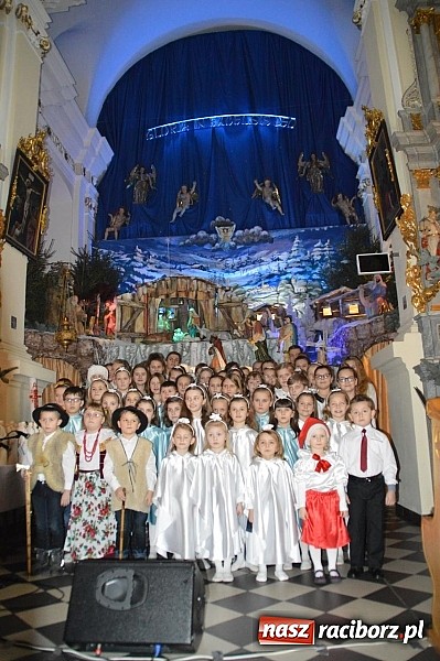Zdjęcie w galerii na portalu naszraciborz.pl: Kolędowanie przy żłóbku w Tworkowie wiadomości z regionu