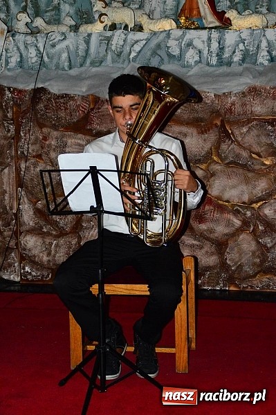 Zdjęcie w galerii na portalu naszraciborz.pl: Kolędowanie przy żłóbku w Tworkowie wiadomości z regionu