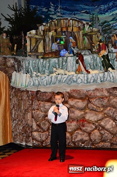 Zdjęcie w galerii na portalu naszraciborz.pl: Kolędowanie przy żłóbku w Tworkowie wiadomości z regionu