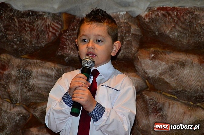 Zdjęcie w galerii na portalu naszraciborz.pl: Kolędowanie przy żłóbku w Tworkowie wiadomości z regionu