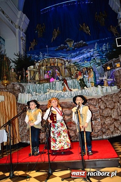 Zdjęcie w galerii na portalu naszraciborz.pl: Kolędowanie przy żłóbku w Tworkowie wiadomości z regionu