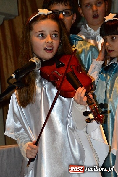 Zdjęcie w galerii na portalu naszraciborz.pl: Kolędowanie przy żłóbku w Tworkowie wiadomości z regionu