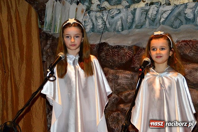 Zdjęcie w galerii na portalu naszraciborz.pl: Kolędowanie przy żłóbku w Tworkowie wiadomości z regionu