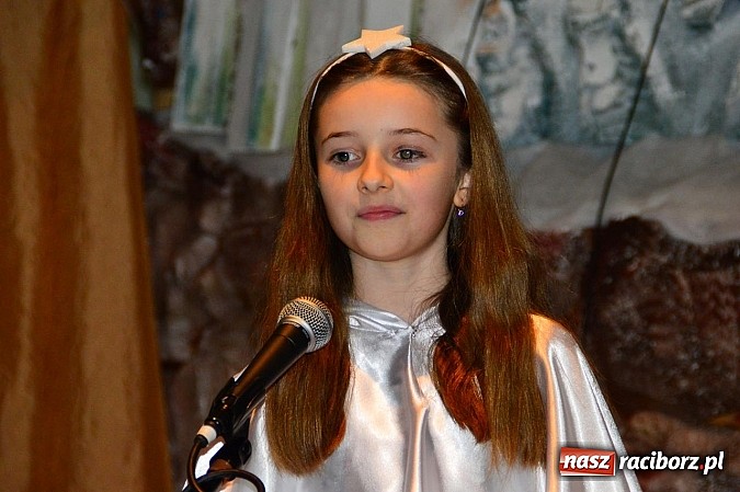 Zdjęcie w galerii na portalu naszraciborz.pl: Kolędowanie przy żłóbku w Tworkowie wiadomości z regionu