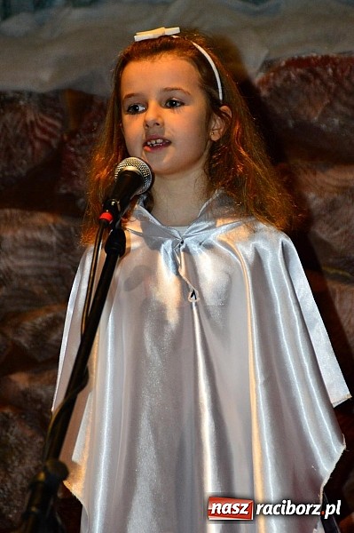 Zdjęcie w galerii na portalu naszraciborz.pl: Kolędowanie przy żłóbku w Tworkowie wiadomości z regionu