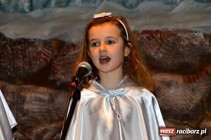 Zdjęcie w galerii na portalu naszraciborz.pl: Kolędowanie przy żłóbku w Tworkowie wiadomości z regionu