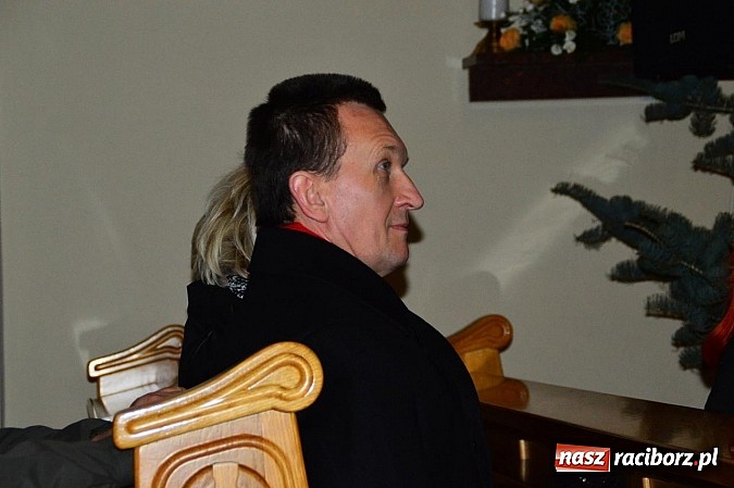 Zdjęcie w galerii na portalu naszraciborz.pl: Kolędowanie przy żłóbku w Tworkowie wiadomości z regionu