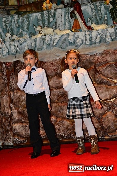 Zdjęcie w galerii na portalu naszraciborz.pl: Kolędowanie przy żłóbku w Tworkowie wiadomości z regionu