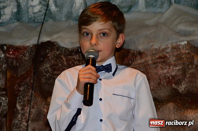 Zdjęcie w galerii na portalu naszraciborz.pl: Kolędowanie przy żłóbku w Tworkowie wiadomości z regionu