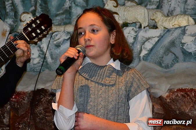 Zdjęcie w galerii na portalu naszraciborz.pl: Kolędowanie przy żłóbku w Tworkowie wiadomości z regionu