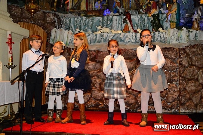 Zdjęcie w galerii na portalu naszraciborz.pl: Kolędowanie przy żłóbku w Tworkowie wiadomości z regionu