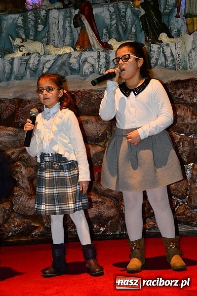 Zdjęcie w galerii na portalu naszraciborz.pl: Kolędowanie przy żłóbku w Tworkowie wiadomości z regionu