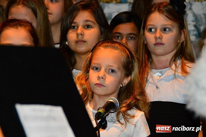 Zdjęcie w galerii na portalu naszraciborz.pl: Kolędowanie przy żłóbku w Tworkowie wiadomości z regionu