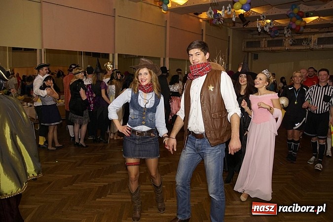 Zdjęcie w galerii na portalu naszraciborz.pl: Doroczny bal w Krzanowicach. Zobacz w galerii tegoroczne pomysły na przebranie! wiadomości z regionu