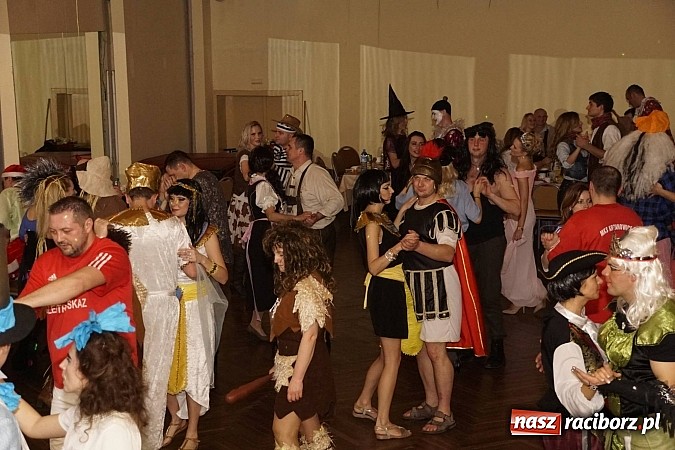 Zdjęcie w galerii na portalu naszraciborz.pl: Doroczny bal w Krzanowicach. Zobacz w galerii tegoroczne pomysły na przebranie! wiadomości z regionu