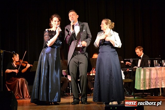 Zdjęcie w galerii na portalu naszraciborz.pl: Operetkowe qui pro quo w Kuźni Raciborskiej. I co dalej? wiadomości z regionu