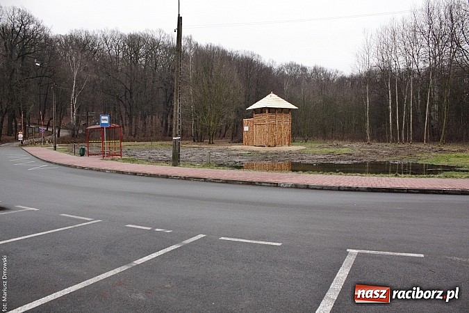 Zdjęcie w galerii na portalu naszraciborz.pl: Dokończą gród przy Arboretum Bramy Morawskiej wiadomości z regionu