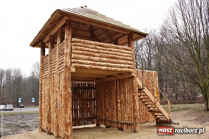 Zdjęcie w galerii na portalu naszraciborz.pl: Dokończą gród przy Arboretum Bramy Morawskiej wiadomości z regionu