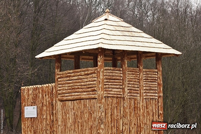 Zdjęcie w galerii na portalu naszraciborz.pl: Dokończą gród przy Arboretum Bramy Morawskiej wiadomości z regionu