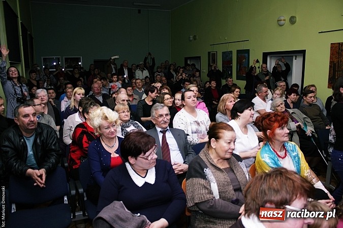 Zdjęcie w galerii na portalu naszraciborz.pl: Dzień Babci i Dziadka - barwne występy w MDK wiadomości z regionu