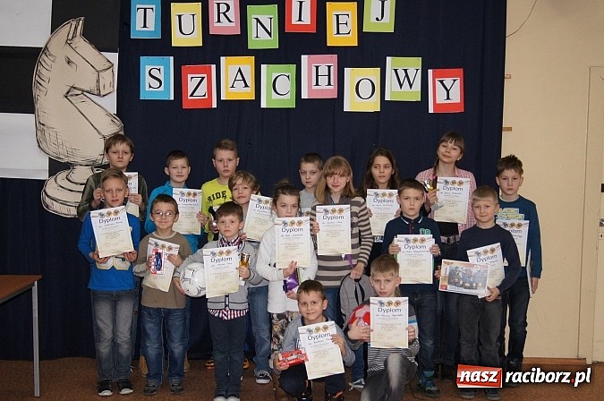 Zdjęcie w galerii na portalu naszraciborz.pl: X edycja międzyszkolnego Turnieju Szachowego o Puchar Dyrektora SP 4  wiadomości z regionu