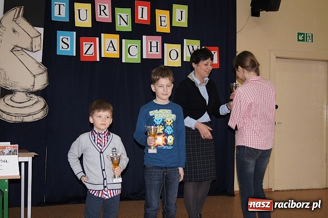 Zdjęcie w galerii na portalu naszraciborz.pl: X edycja międzyszkolnego Turnieju Szachowego o Puchar Dyrektora SP 4  wiadomości z regionu