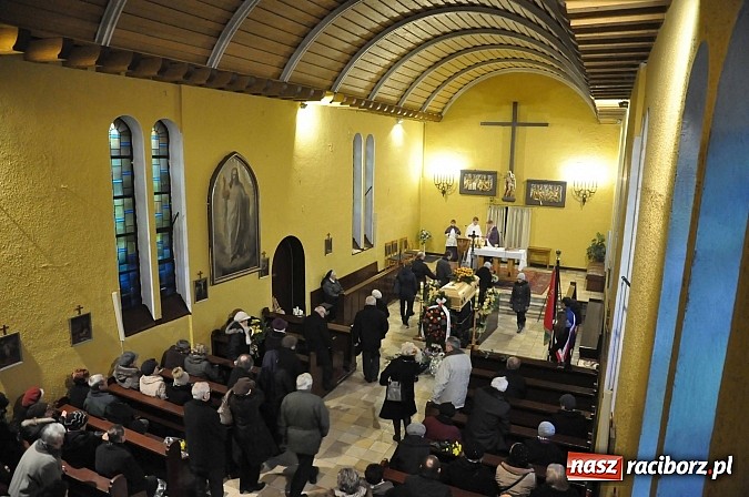 Zdjęcie w galerii na portalu naszraciborz.pl: Na cmentarzu Jeruzalem pożegnano dr Romę Łobos - córkę Kresów i symbol Solidarności wiadomości z regionu