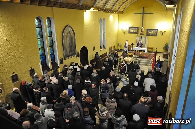 Zdjęcie w galerii na portalu naszraciborz.pl: Na cmentarzu Jeruzalem pożegnano dr Romę Łobos - córkę Kresów i symbol Solidarności wiadomości z regionu