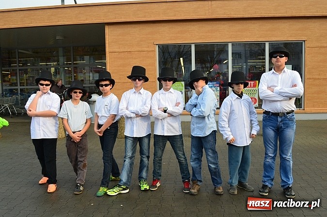 Zdjęcie w galerii na portalu naszraciborz.pl: SP 1 zn&oacute;w w czoł&oacute;wce. Uczniowie wygrali og&oacute;lnopolski konkurs! wiadomości z regionu